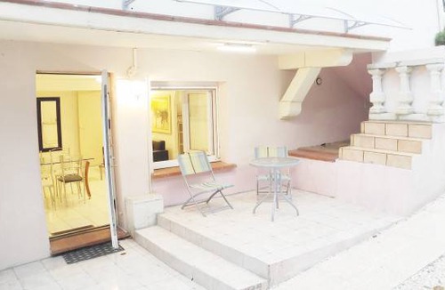 Purpan Apartment | Roman T3 RDC