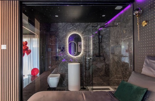 Lalande-Grand Selve Apartment | Romantic Night Suite & Jacuzzi