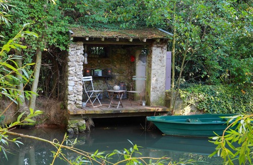 Vendieres Apartment | Romantic suite with private jacuzzi 1 hour from Paris