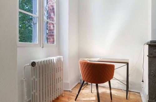 Vic-en-Bigorre Apartment | Room 9 with Shared Terrace, Communal Garden and Wi-Fi