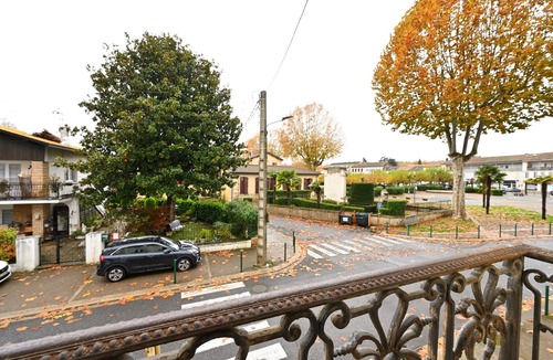 Salies-du-Salat Apartment | Room 'Chambre 7' with Shared Terrace, Wi-Fi and Air Conditioning