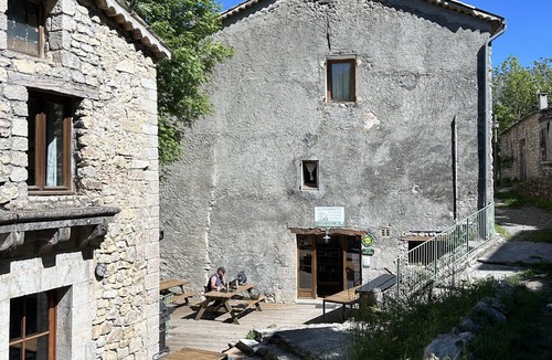 Blieux Apartment | Room 'Chambre Violette' with Mountain View, Shared Terrace and Shared Garden