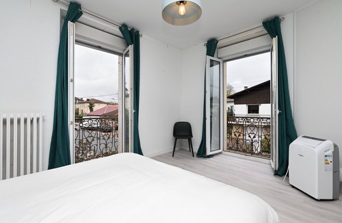 Salies-du-Salat Apartment | Room 'Double Room' with Shared Terrace, Wi-Fi and Air Conditioning