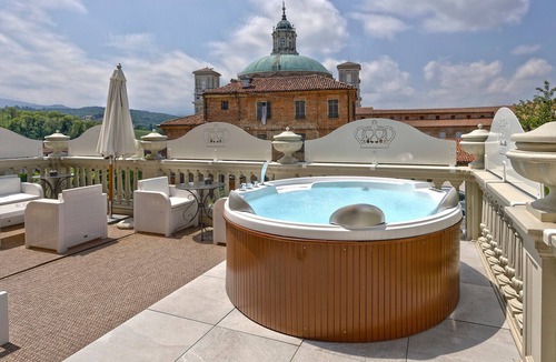 Vicoforte Apartment | Room 'Emanuele Filiberto' with Shared Terrace, Wi-Fi, and Air Conditioning