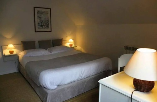 Bagneres-de-Bigorre Hotel | Room for 2 people with breakfast