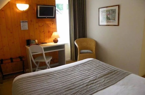 Bagneres-de-Bigorre Hotel | Room for 2 people with breakfast