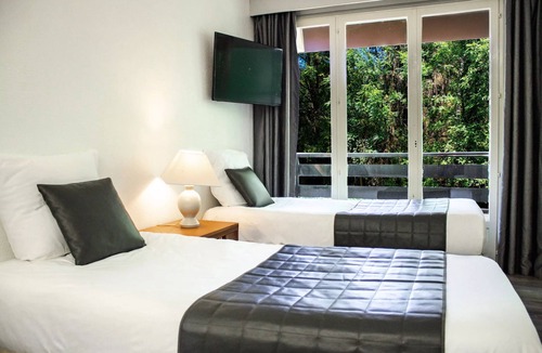 Capvern Hotel | Room for 4 people with breakfast for 2 adults