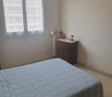 L'Ariane House | room for rent staying with a resident