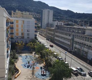 L'Ariane House | room for rent staying with a resident