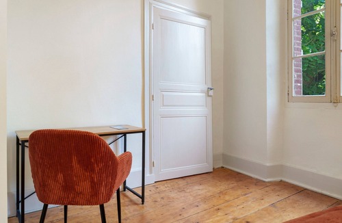 Vic-en-Bigorre Apartment | Room "Room 6" with Shared Terrace, Communal Garden and Wi-Fi