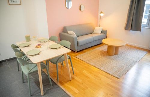 Old Town Apartment | Rosalie Centre Historique Stationnement Facile
