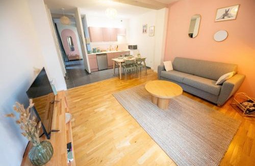 Old Town Apartment | Rosalie Centre Historique Stationnement Facile