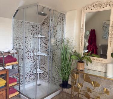 Provins Apartment | Royal Hubert