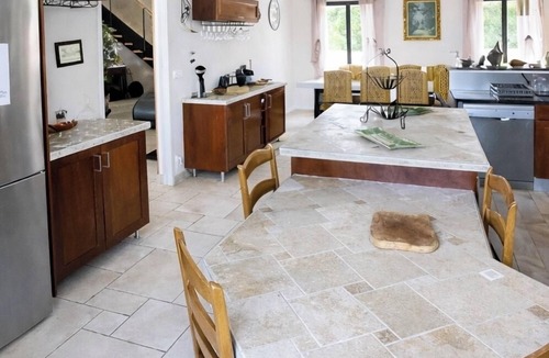 Lignol-le-Chateau Villa | Royaume des Bulles-Evasion pool, jacuzzi, spa, massages & Champagne bubbles