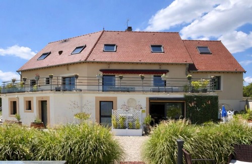 Lignol-le-Chateau Villa | Royaume des Bulles-Evasion pool, jacuzzi, spa, massages & Champagne bubbles