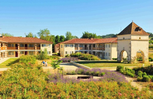 Nerac Condo | Séjour attenante au parc aquatique | Jardin privé
