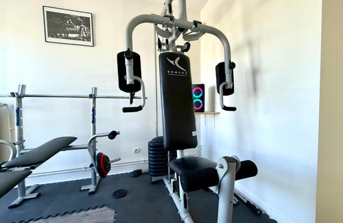 Vandoeuvre-les-Nancy Apartment | Séjour avec espace fitness privé - Proche Nancy