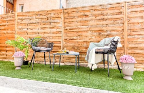 Tarbes Apartment | Séjour pro au centre de Tarbes, terrasse privée, wifi, calme et autonomie