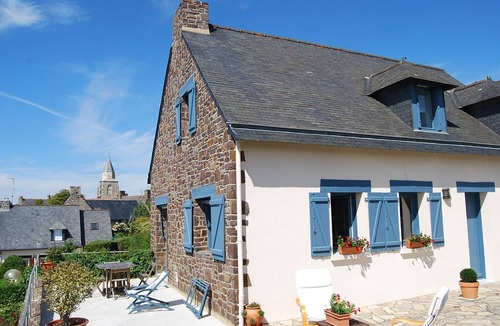Saint-Suliac House | Saint-Malo, Brittany, France the marine villa in Saint-Suliac