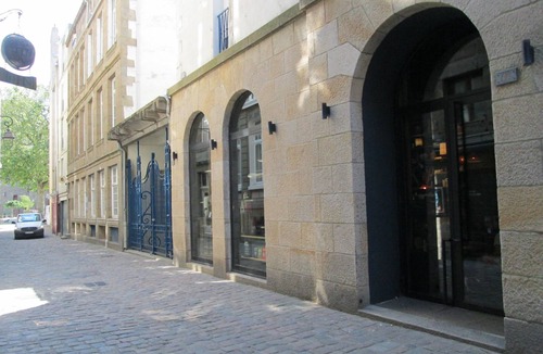 Intra Muros Apartment | Saint-Malo Intra-Muros - T4 - Bourgeois building - Old world charm