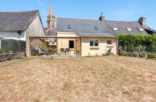 Plumieux House | Saléànou - Two Bedroom House, Sleeps 4