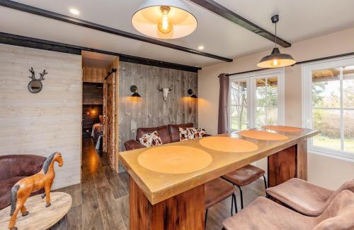 Rabastens Apartment | Saloon avec SPA privatif