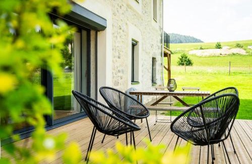Premanon Apartment | Sauna & bain nordique - Duplex dans ancienne ferme en pierres avec jardin privatif - 4 personnes
