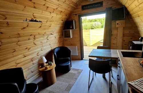 Rainville Cottage | Scandinavian wooden pod for 2 people with WiFi