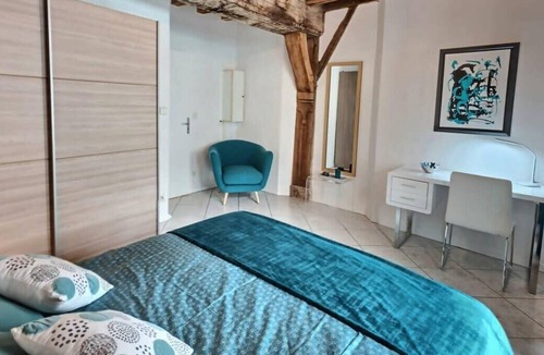 Old Town Apartment | Scarabée Bleu - Functional - Comfort - Mo Groom