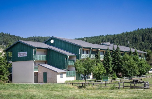 Pyrenees 2000 Apartment | Scenic Family Apartment in the Pyrenees