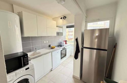 Valras-Plage Apartment | Sea View and Beach at Your Feet Bright Apartment