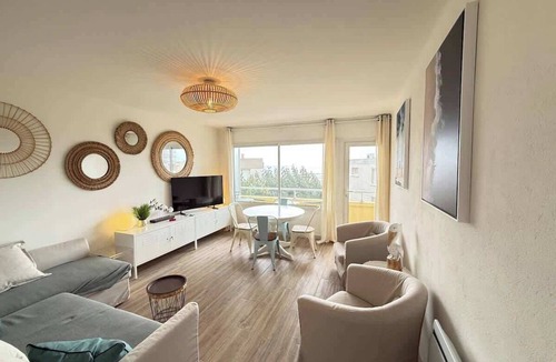 Valras-Plage Apartment | Sea View and Beach at Your Feet Bright Apartment