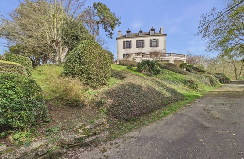 Planguenoual House | Sea view and large garden, 200m from the beach