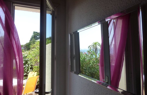 Le Pradet House | Sea-view apartment facing Toulon harbor. Sandy beach 10 m'away.