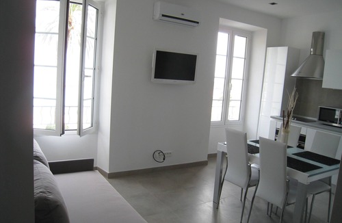 Menton Apartment | SEA VIEW STUDIO - PARKING - GARAVAN