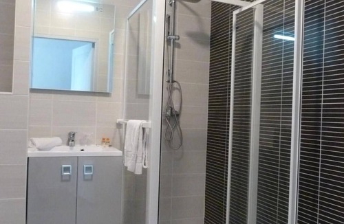 La Baule-Escoublac Hotel | Seaside La Baule Stay | Pet-Allowed | 0.6 mi to La Baule Beach