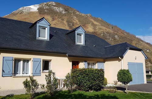 Gere-Belesten House | Seen on the mountain. Well located for our spa friends. skiers and hikers.