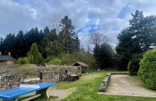 La Petite-Fosse Villa | Self-catering group gîte for 30 people with swimming pool and jacuzzi
