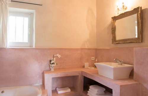 Aigaliers House | Self catering room in a large Mas