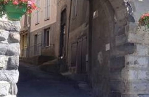 Seyne Apartment | Seyne 15 minutes from the Serre-Ponçon dam
