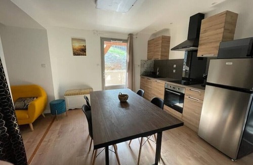 Boulazac-Isle-Manoire Apartment | SIBO GITE apartment 5 pers, swimming pool, nature and city