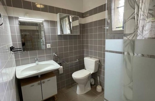Boulazac-Isle-Manoire Apartment | SIBO GITE apartment 4 pers, swimming pool, nature and city