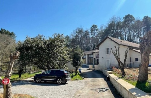 Boulazac-Isle-Manoire Apartment | Sîbô Gîte - Duo apartment for 2, swimming pool and natural charm in the city