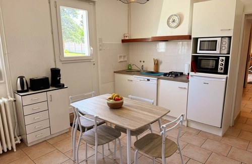 Romorantin-Lanthenay Cottage | Single-storey cottage, parking, pets welcome - 4 guests