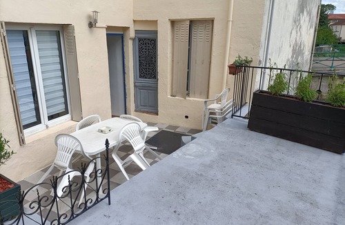 Verdun Apartment | single-storey heart of Verdun