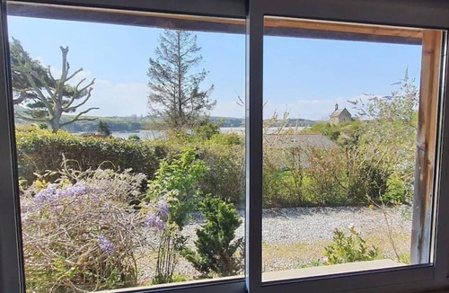 Morieux House | Single-storey house by the sea with Jacuzzi