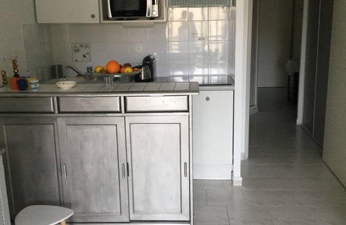 Six-Fours-les-Plages Apartment | Six fours les plages F2 any comfort to 150 m of the beach, restaurants & trade