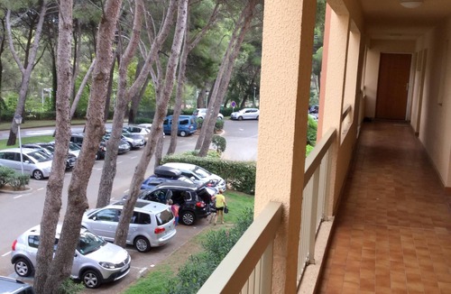 Six-Fours-les-Plages Apartment | Six fours les plages F2 any comfort to 150 m of the beach, restaurants & trade