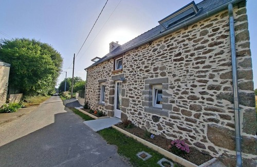 Brehand House | Small country house with wood-burning stove, 20 minutes from beaches.