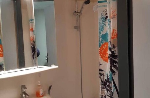 Quartier Saint-Leon Apartment | Small, quiet studio with parking